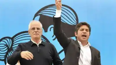 Kicillof suma un nuevo paso en su armado nacional y viaja a Montevideo para un foro de líderes progresistas