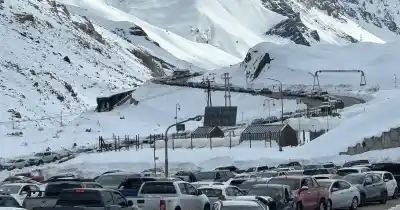 Tras 40 días, reabre el Paso a Chile: nieve récord y un temporal que amenaza con cerrarlo de nuevo
