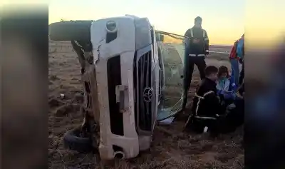 Vuelco en la Ruta 3: el conductor fue trasladado al hospital con heridas