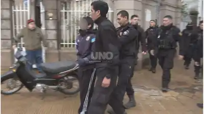 Robó una moto en pleno centro y la persecución terminó en un vuelco inesperado