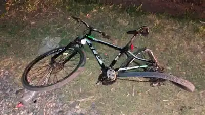 Un camión cargado y una bicicleta: la tragedia que enlutó un camino vecinal de Santa Lucía