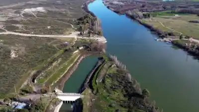 El agua vuelve a correr por el Valle de Viedma: qué hay detrás de la nueva temporada de riego del Idevi