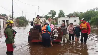 La ola solidaria de Tucumán: así se organizan para ayudar a los inundados del sur