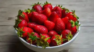 Lo que esconde tu frutilla: el dato que pocos conocen sobre lo que consumen a diario