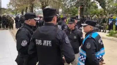 El megaoperativo en Salvador Mazza que dejó 11 detenidos y un arsenal secreto
