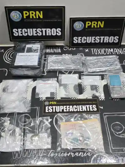 Cayeron dos bunkers de droga en Roca: el insólito intento de uno de los investigados para deshacerse de un arma