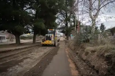 Máquinas municipales ya trabajan en la zona Este: ¿qué sectores se verán beneficiados?