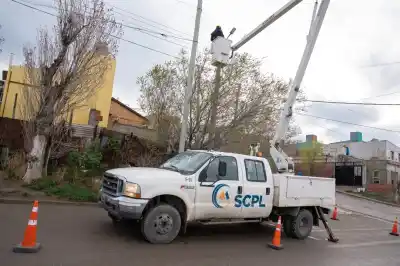 Comodoro: la SCPL ilumina los caminos escolares con más de 150 LED