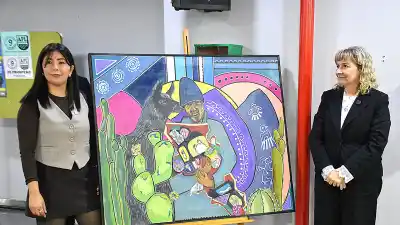 De las paredes de El Bañado a la Cámara de Diputados: la artista que pinta con tierra y memoria