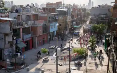 El 60% de los hogares en barrios populares no puede pagar sus deudas: el informe que preocupa