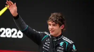 Histórico en Shanghái: Un adolescente se impone en el caos y escribe su nombre en los récords de la F1