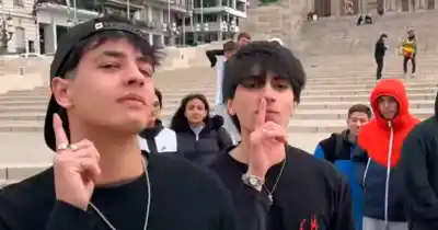 Rosario se prepara para la primera 'batalla de farmear aura' en el Monumento