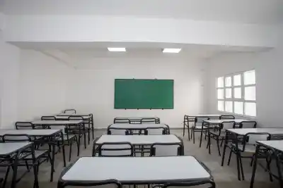 El expediente de las 16 escuelas: la Justicia define si los sobreprecios llegan a juicio oral