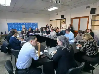 Docentes de La Pampa sellaron un acuerdo que les garantiza ganarle a la inflación