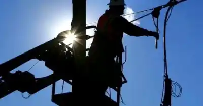 Un corte de luz mantiene en vilo a varios barrios de Río Gallegos: ¿cuándo vuelve el servicio?