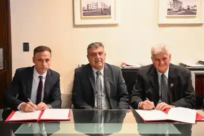 Firmaron un convenio para relevar el agua potable en zonas no concesionadas
