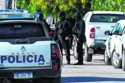 Maniobras peligrosas en avenida Lugones: el insólito motivo que encontraron los policías