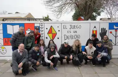 El mural que nació en un aula y ahora interpela a todo Río Cuarto
