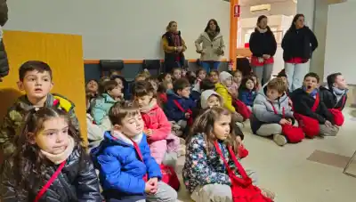 Pequeños de Arroyito participaron de un trámite real en el Registro Civil: qué aprendieron
