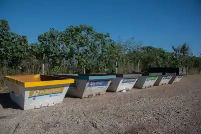 Colocan grandes contenedores en el Canal Sur: la medida que busca erradicar los basurales para siempre