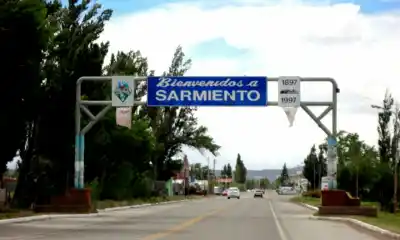 Polémica por la 'saladita' escolar: el intendente de Sarmiento se reunió con los feriantes y prometió soluciones