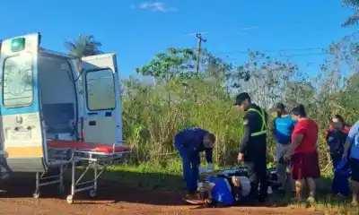 Impactante siniestro en Alem: un motociclista fue embestido y el conductor de la camioneta escapó