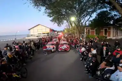 Así fue la caravana del Turismo Carretera que paralizó Paraná