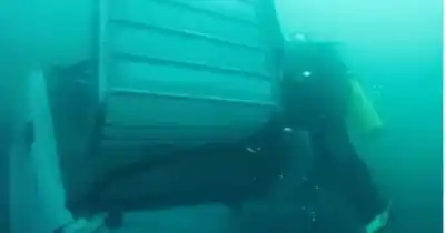 El secreto bajo el agua: así rescataron una camioneta del fondo del dique Potrerillos