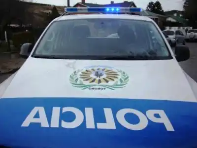 Trágico desenlace en Trelew: una mujer perdió la vida tras ser arrojada de su vehículo