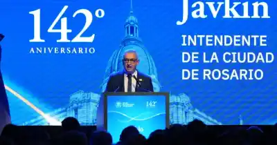 Javkin sorprendió con su reclamo en la Bolsa de Comercio: “Queremos un federalismo serio y real”