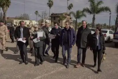 El juez federal llegó a Colón y observó a metros de la costa el punto exacto de la futura planta de HIF