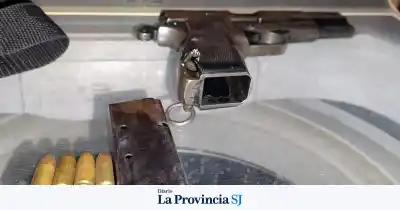 Una pelea de menores terminó con un joven detenido y una pistola 9mm secuestrada en Rawson