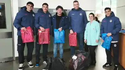 El gesto que emocionó a los niños del Vilela: Central Córdoba repartió juguetes