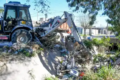 La Municipalidad intensifica la limpieza de desagües: más de 5.000 metros intervenidos en la zona sur