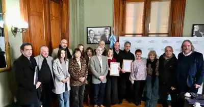El Senado distingue a los comercios históricos de La Plata: ¿cuántas generaciones los sostienen?