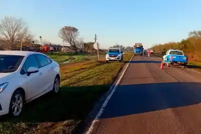 Tres heridos tras un violento choque frontal en la Ruta 18: uno quedó atrapado