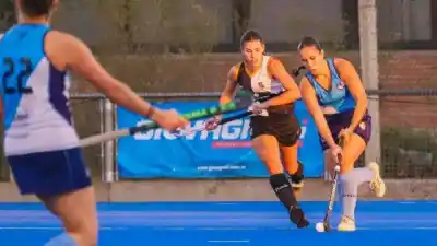 Clásico y choque de líderes: Estudiantes Negro y Rowing Azul se ven las caras en El Plumazo
