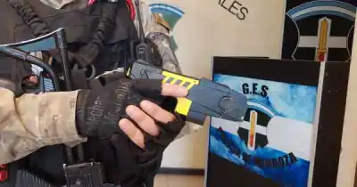El tenso operativo en Los Corralitos: un cuchillo, una navaja y una Taser para frenar la amenaza
