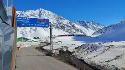 Descomprimen la frontera: vuelve a circular el tránsito por Cristo Redentor tras el aluvión de camiones