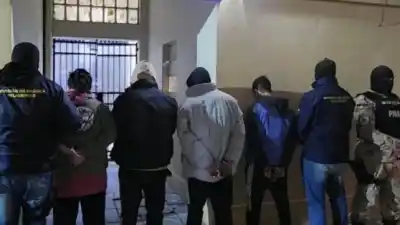 Operativo sorpresa en Strobel: seis allanamientos y cuatro detenidos por venta de drogas