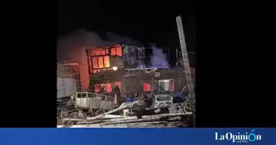 Una vivienda de dos plantas quedó reducida a cenizas en Río Gallegos y el caso dio un giro inesperado