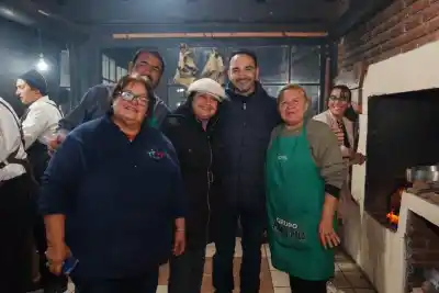 El gobernador Valdés encendió el fogón y dejó helados a todos en Paso de los Libres