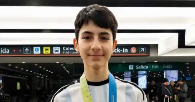 El joven platense de 15 años que brilló en Shanghái y dejó su marca en la historia de las Olimpiadas de Matemática