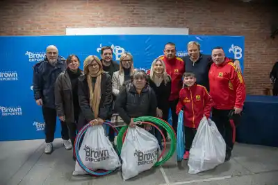 ¿Qué recibieron los clubes de barrio de Almirante Brown?