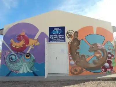 Noche solidaria en el Teatro del Muelle: artistas locales se unen para apoyar a la Biblioteca Pujol