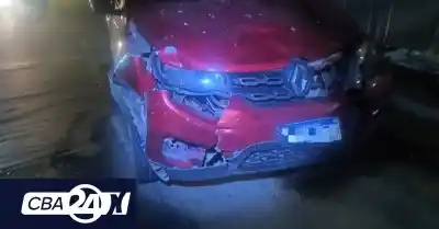 Impactante choque en Alta Córdoba: motociclista quedó inconsciente tras la colisión