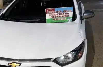 El detalle que delató al auto robado en plena zona norte de Roca