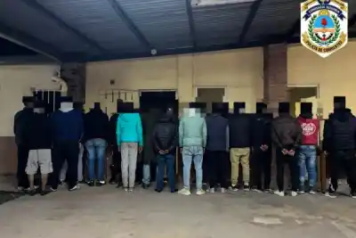 Cayó la noche y la Policía desplegó un megaoperativo: más de 20 demorados y motos secuestradas