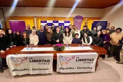 El plan de Lisandro Almirón en Mercedes: alianzas, clima y la agenda que viene