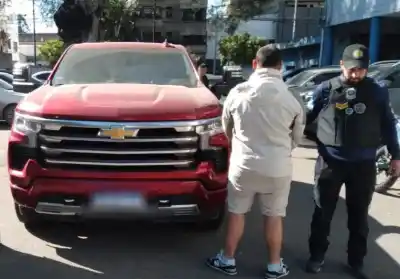 Un hombre con pedido de captura por estafa fue atrapado en Tucumán y su camioneta terminó secuestrada